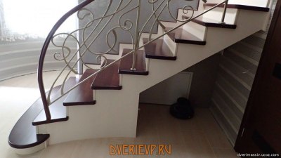 Лестница из массива ясеня с установленной подсветкой ступеней - фото 4