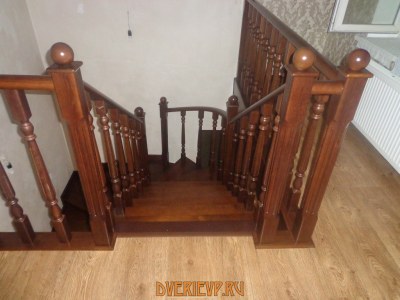Лестница из дуба на металлический каркас - фото 11 - перила и балясины